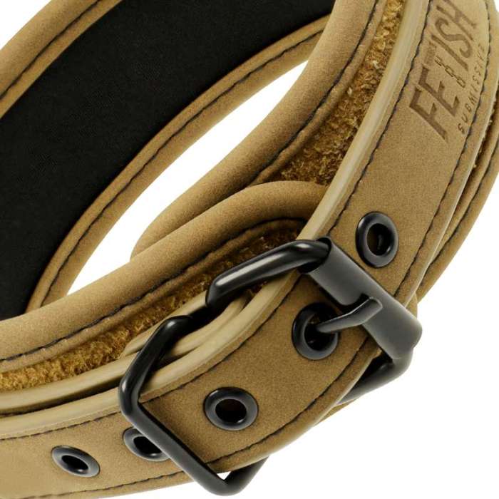 CONJUNTO DE ALGEMAS COM COLEIRA UNIDA POR CORRENTE DE METAL