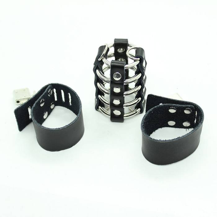 GAIOLA PARA PÉNIS E TESTICULOS - OHMAMA FETICHE CORREIA DE COURO ANEL DE METAL