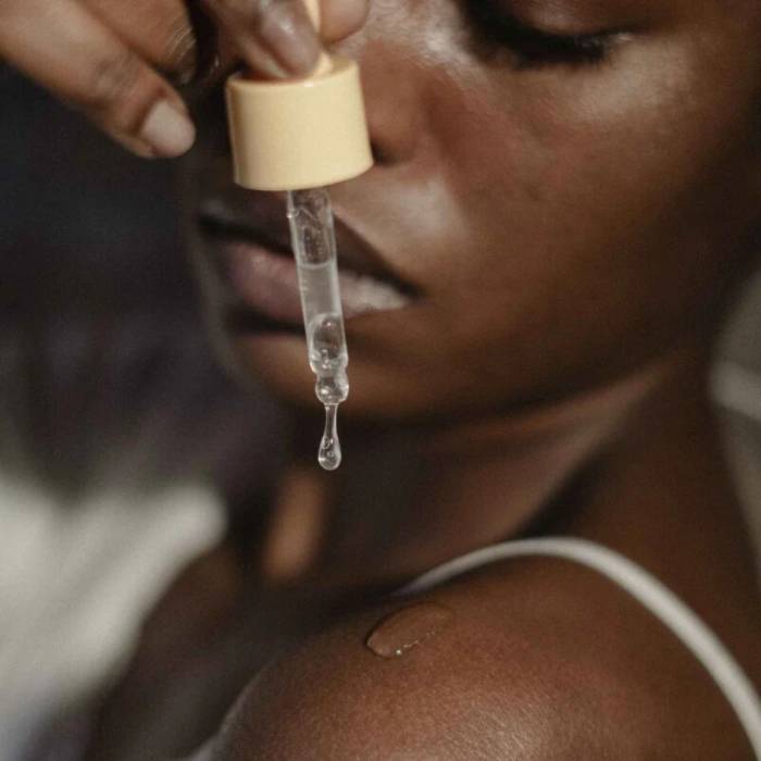 BIJOUX INDISCRETS REVITALIZANDO GOTAS DE MASSAGEM ÍNTIMA