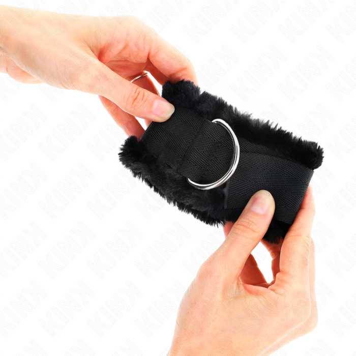 KINK - PULSO FORRO PELUDO PRETO AJUSTÃVEL 17-31 CM X 7 CM
