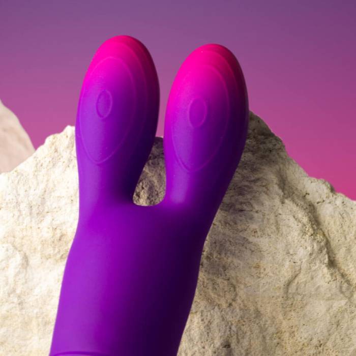 ROCKS-OFF - VIBRADOR FLEXÃVEL GLO-GIRL BUNNY ROXO